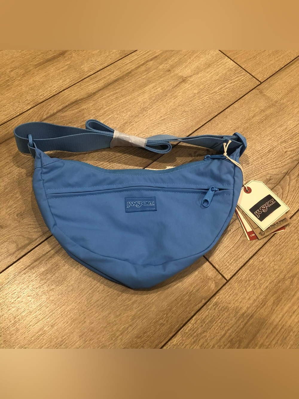 JanSport Unphased Soft Nylon Small Crossbody Bag - Azul Blue